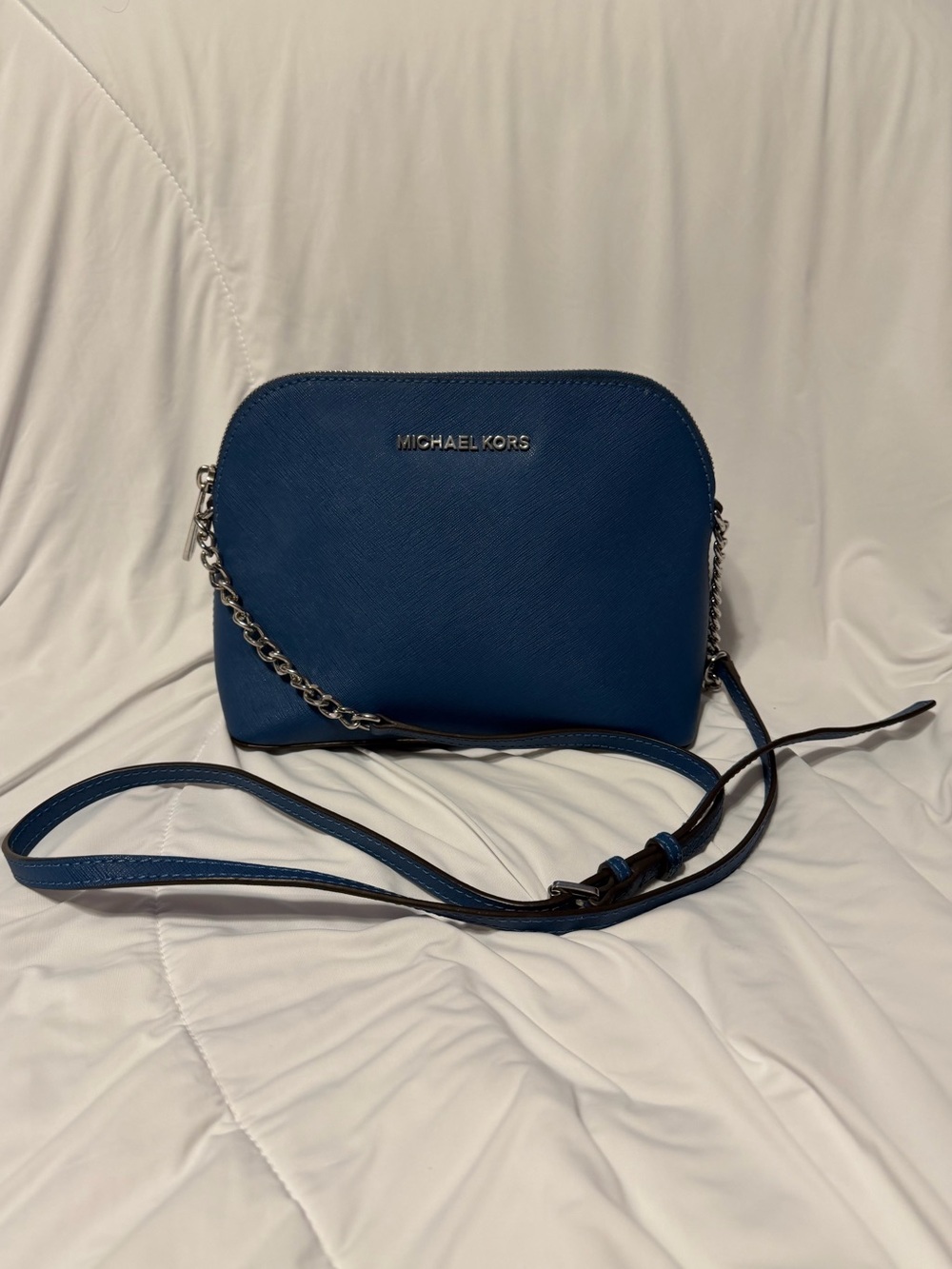Michael Kors Cindy Large Saffiano Leather Crossbody Bag – Navy Blue